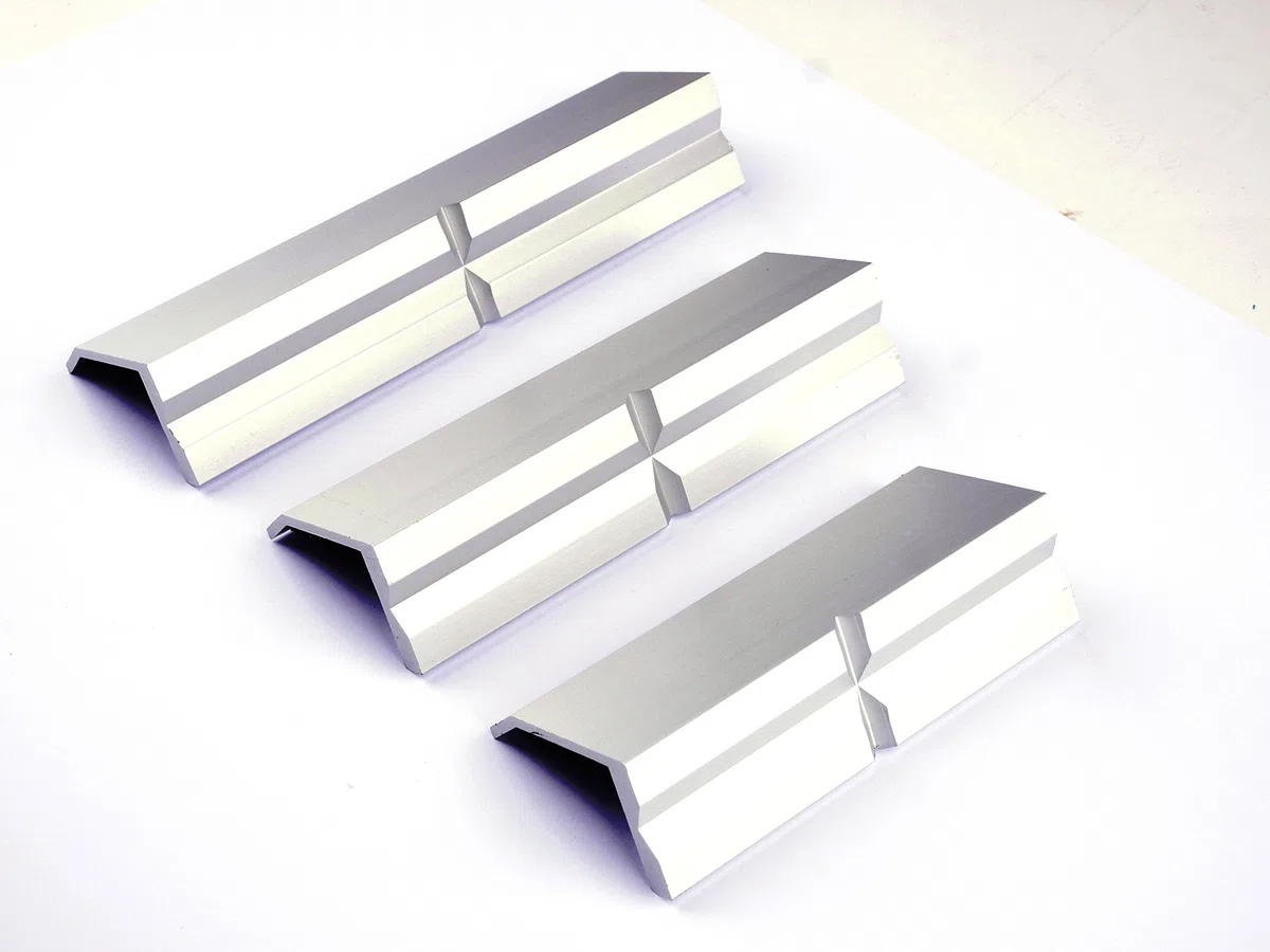 GSR Schraubstock-Schonbacken, 2-teilig, Schraubstock Backen, Aluminium mit Magnet Spann-Backen, Schutzbacken für Maschinenschraubstock, (125mm)