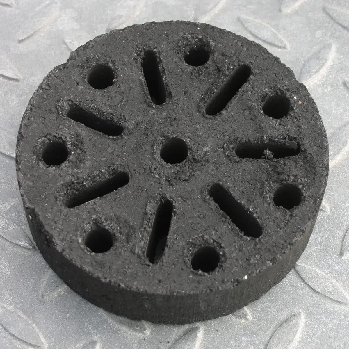 Grillfürst 4 x 6 Stück Cobb Cobble Stone Grillbriketts für alle Cobb Brikettgrills